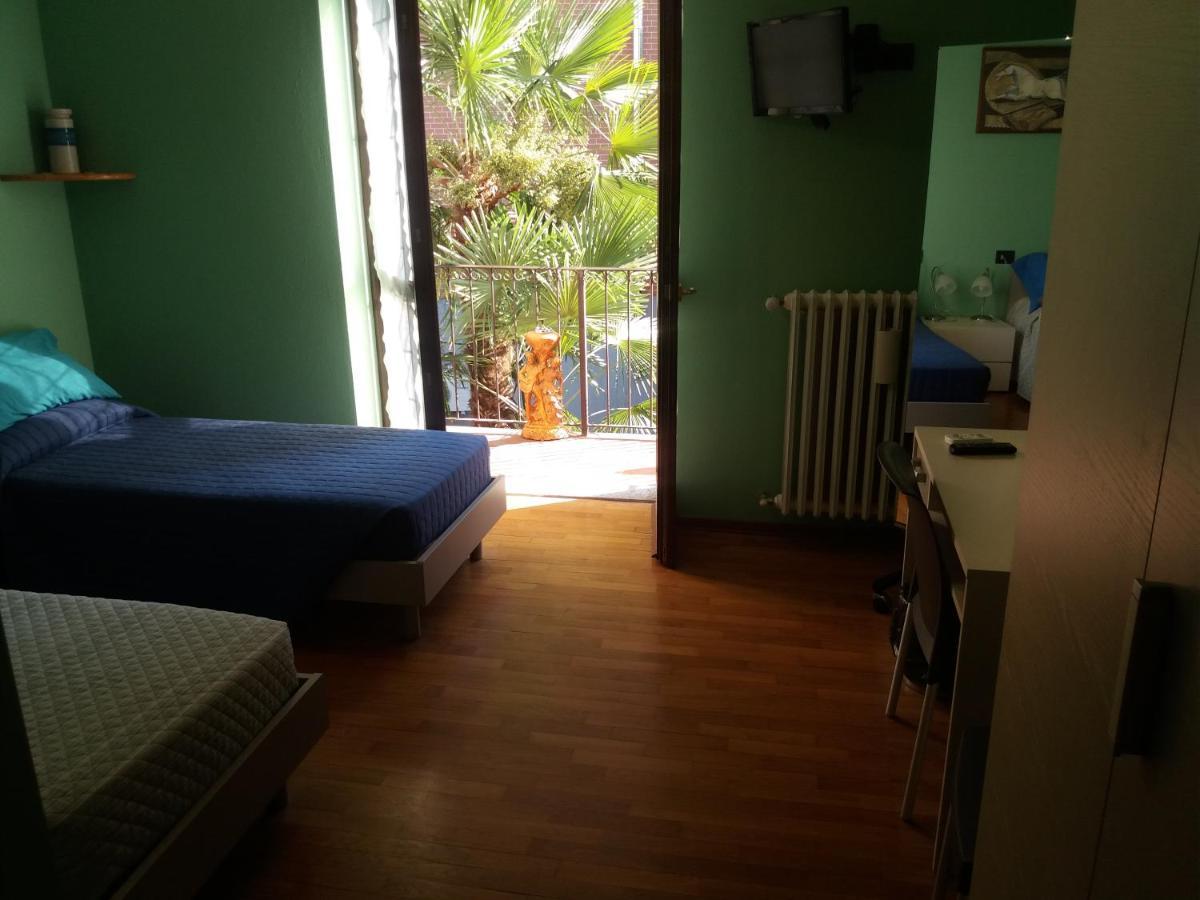 I Pini B&B Castagnito Exterior photo